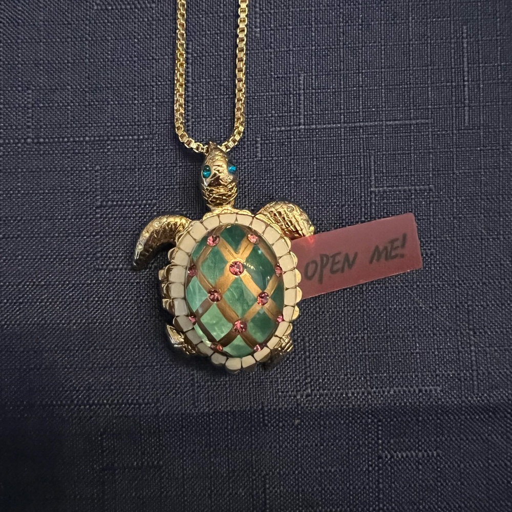 COPY - Betsey Johnson long turtle locket pendant